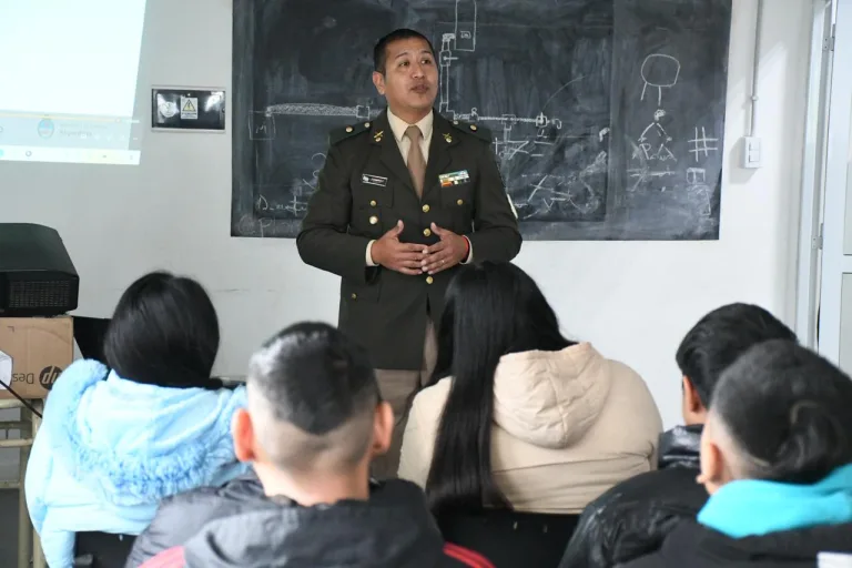 charla-del-ejercito-2-768x512
