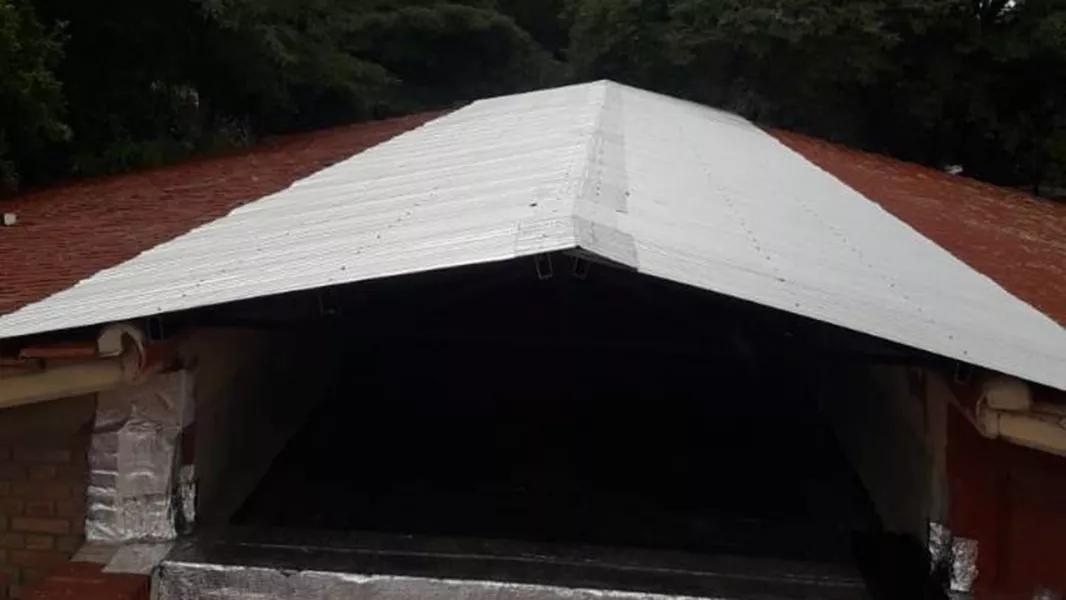 17590-reparacion-de-cubiertas-en-la-escuela-san-carlos-borromeo