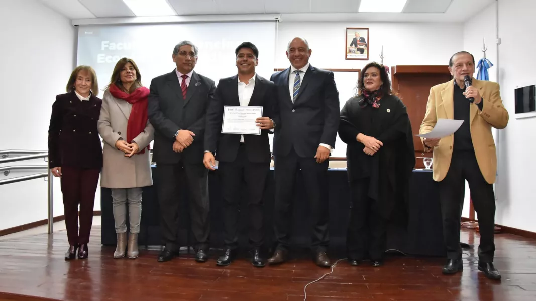 23765-se-entregaron-los-certificados-de-la-diplomatura-en-liderazgo-global-a-52-jovenes-saltenios