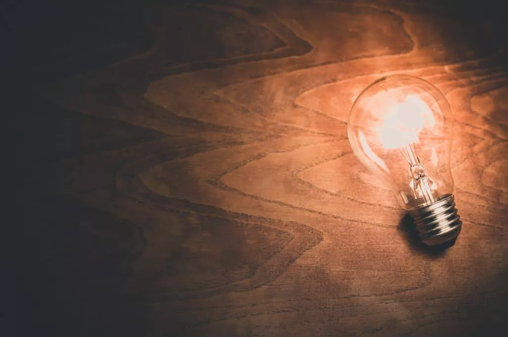 light-bulb-1246043_1920-1024x680