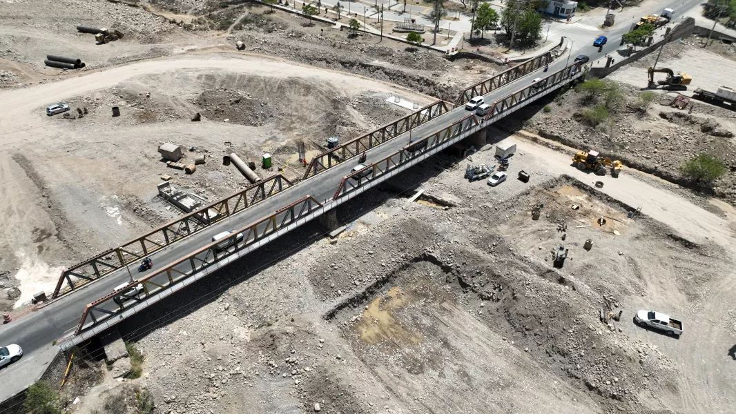 20045-puente-sobre-rio-vaqueros