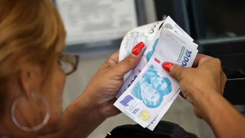 persona-billetes