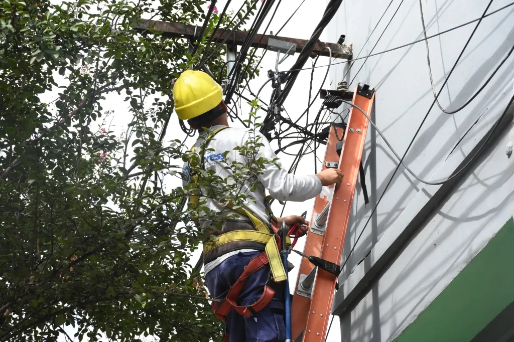 retiro-de-cables-en-desuso-04-1024x682