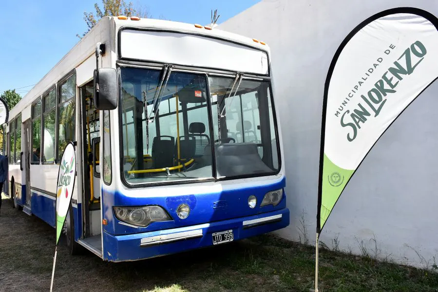 4646-saeta-entrego-un-colectivo-a-la-municipalidad-de-san-lorenzo