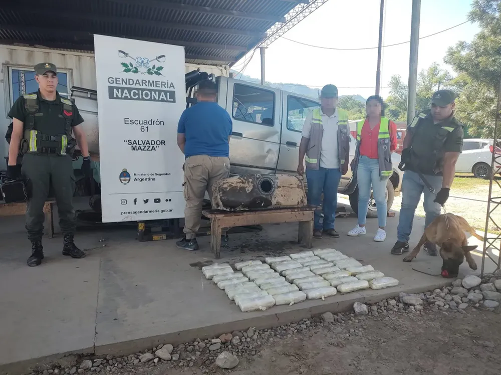 SALTA-DOS PROCEDIMIENTOS-DETENIDOS-COCAINA (3)