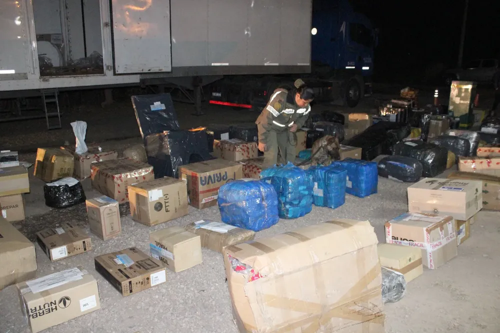 interceptaron_en_cordoba_encomiendas_con_cocaina_que_derivo_en_allanamientos_y_detenciones_en_buenos_aires_4