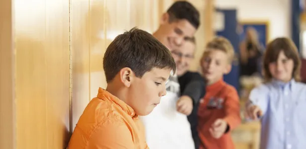 meninos-escola-bullying-1390592015476_615x300