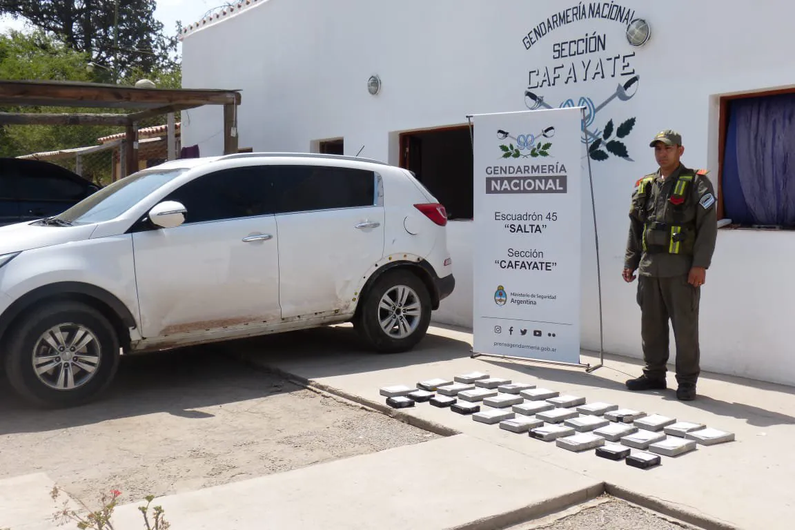 SALTA-NARCOTRAFICO-ESC 45 -4-