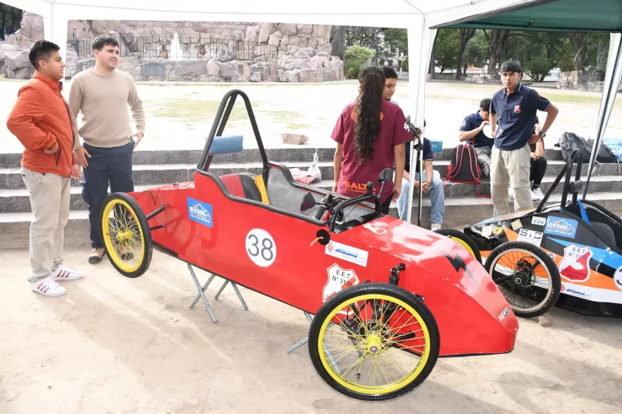 78166-eco-race-2025-se-presento-una-competencia-de-autos-electricos-que-correran-en-el-autodromo