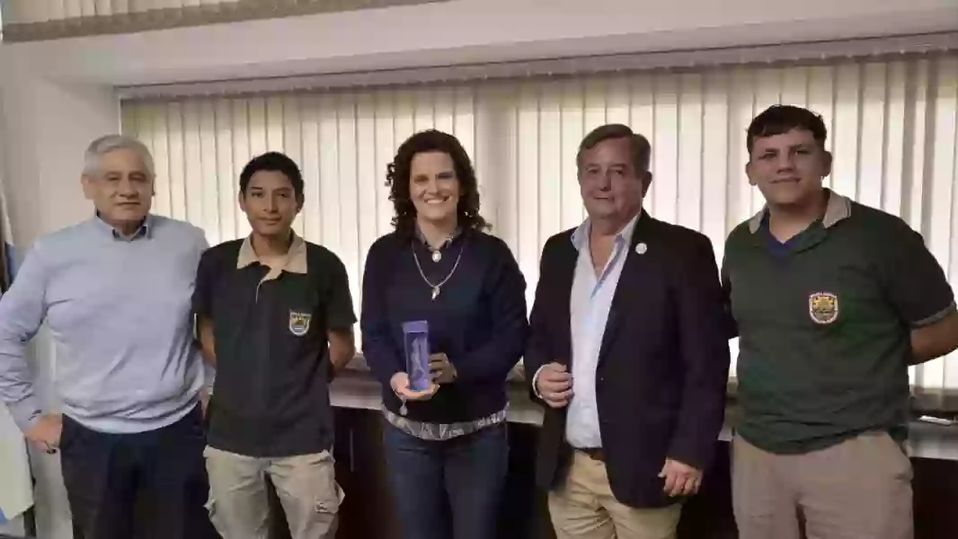 101585-estudiantes-saltenios-fueron-premiados-en-francia