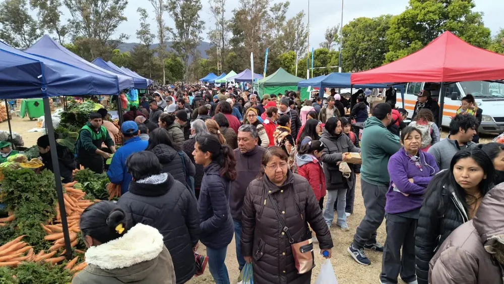 mercado-en-tu-barrio-en-la-unsa-6-1536x864
