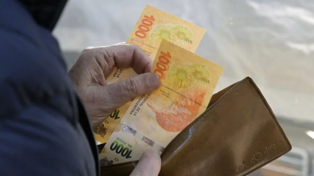 argentina-salario-minimo-aumento-e1669307070166