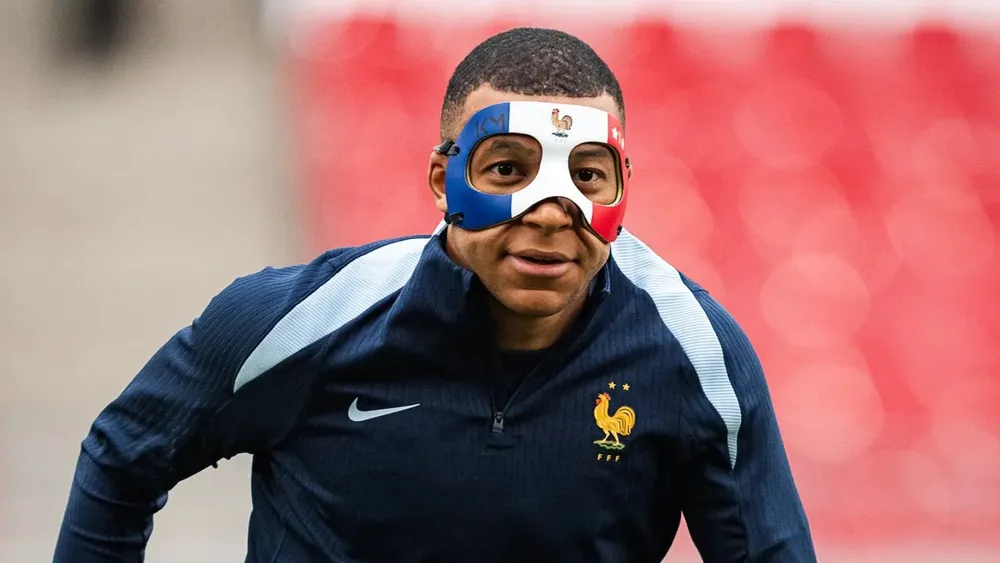 mbappe-mascara