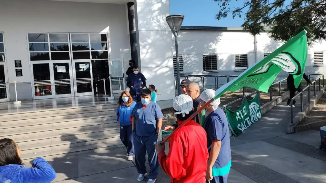 26071-trabajadores-de-la-salud-exigen-mas-compromiso-al-gobernador-con-el-sector-los-tiempos-burocraticos-del-gobierno-no-benefician-a-los-trabajadores