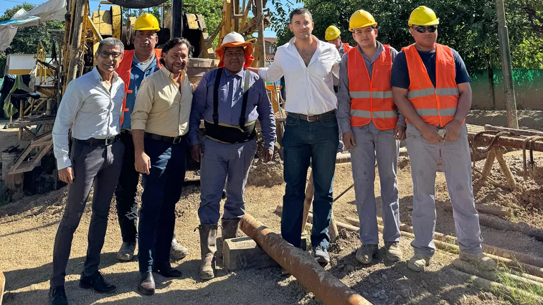 9243-inversion-historica-en-obras-de-agua-para-capital-saenz-superviso-el-nuevo-pozo-en-el-polideportivo-delmi