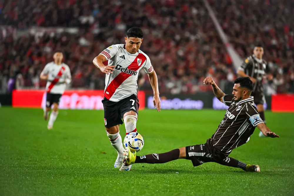 Maxi-Salas-River-scaled