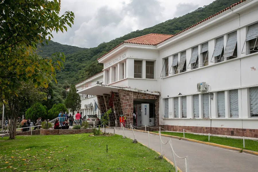 71176-atencion-en-consultorios-externos-del-hospital-san-bernardo