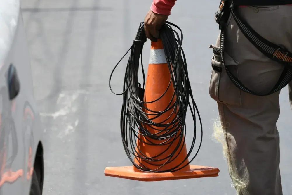 retiro-cables-en-desuso-7-1536x1024