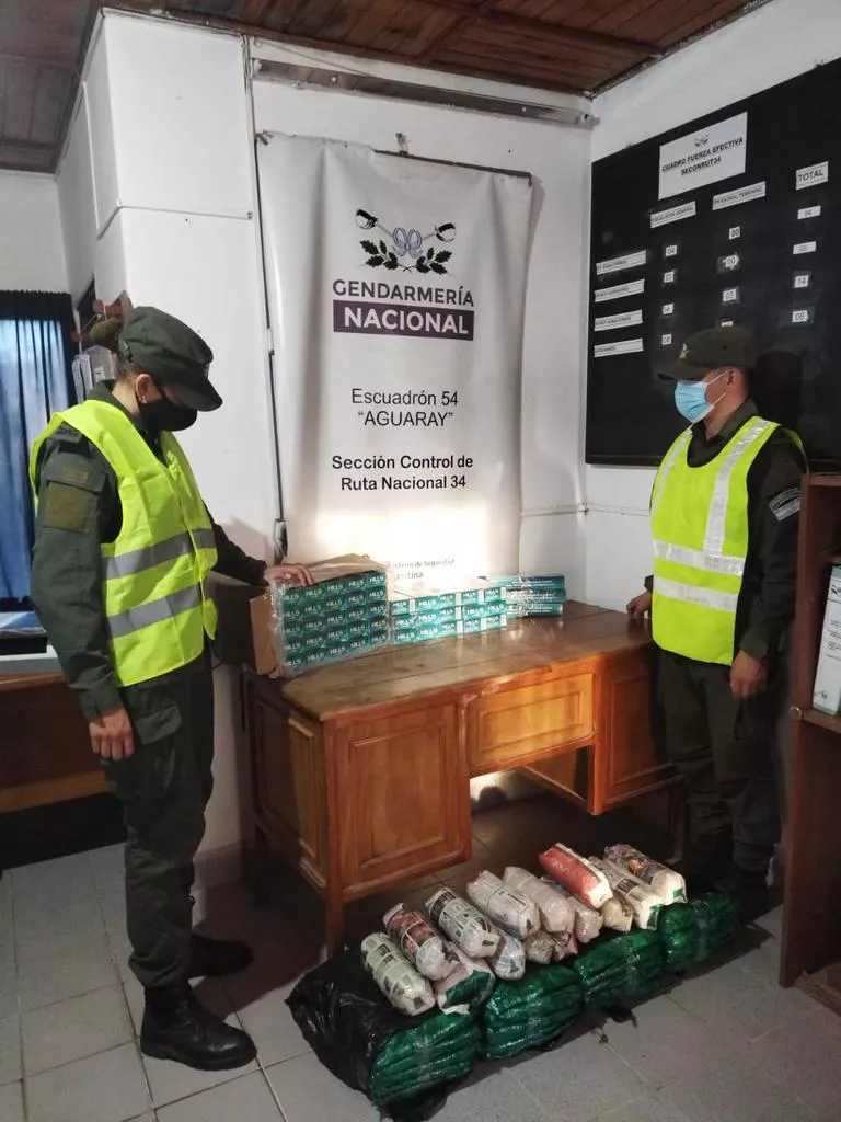 SALTA-MADERA-CIGARRILLOS-HOJAS DE COCA (3)