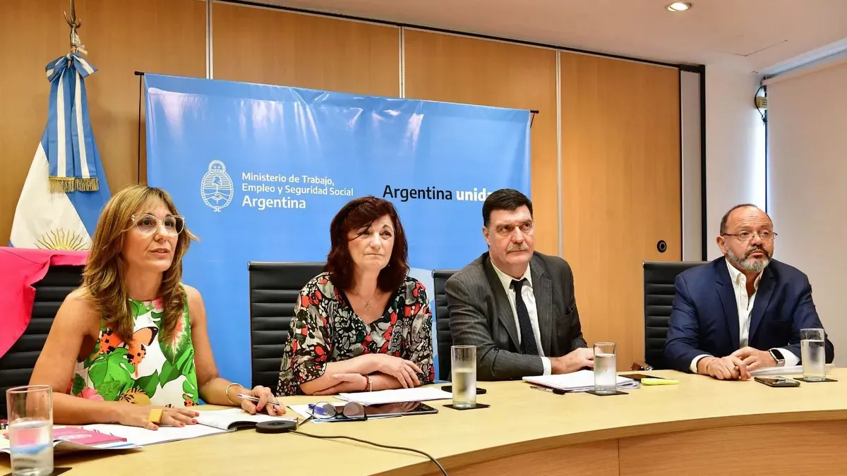 ministra-trabajo-kelly-olmos-la