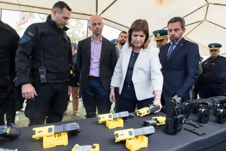 patricia-bullrich-pistolas-taser