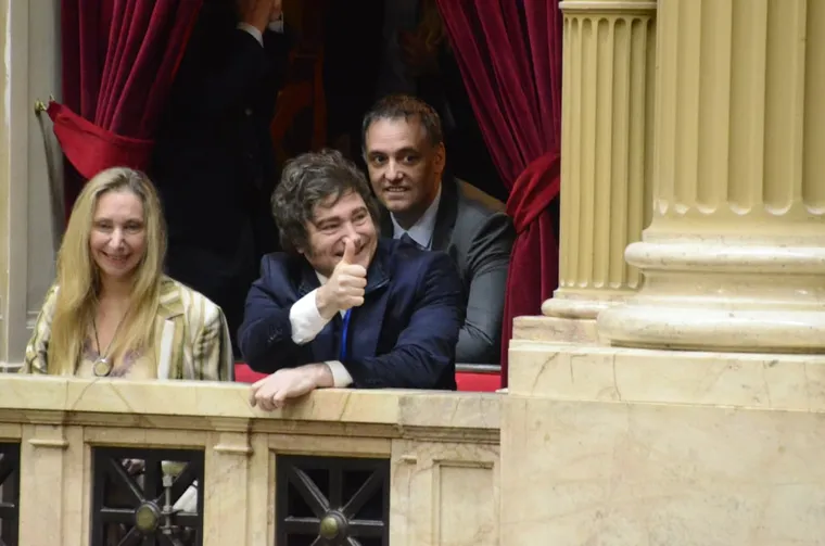 javier-milei-karina-milei-y-manuel-adorni-el-congreso
