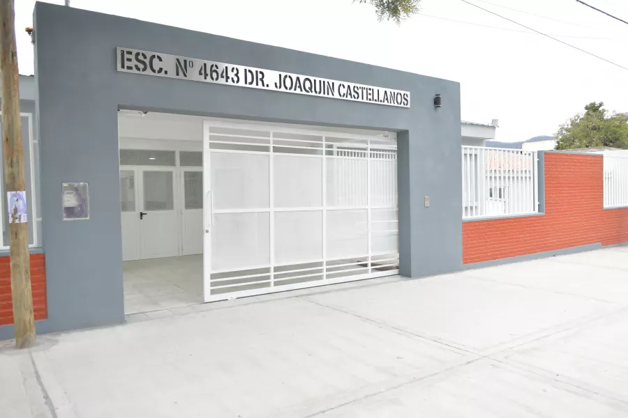18163-supervisaron-la-finalizacion-de-las-obras-de-ampliacion-y-refaccion-de-la-escuela-joaquin-castellanos