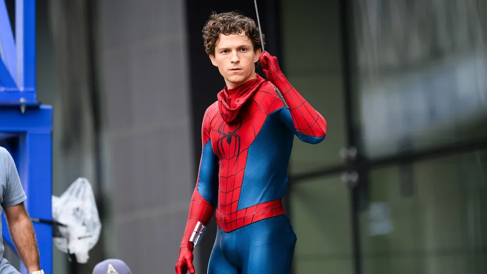 17866353_092225-cc-getty-tom-holland-img