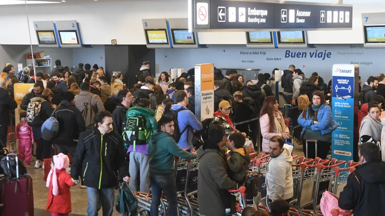 demoras-aeropuerto-telampng