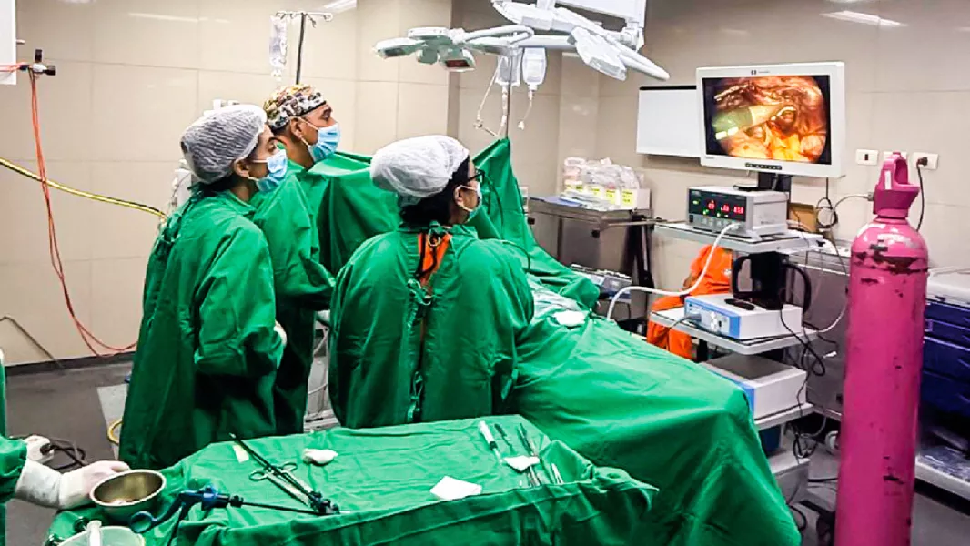 105583-en-el-materno-infantil-realizan-con-exito-la-primera-timectomia-por-toracoscopia-en-una-paciente-pediatrica