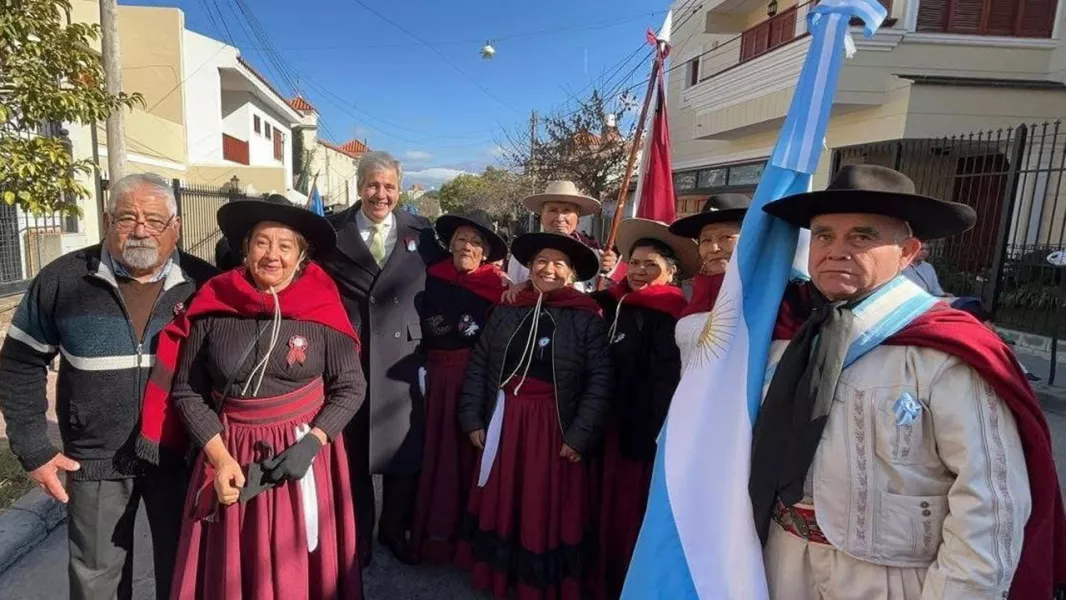 102247-el-desfile-del-17-de-junio-y-el-valor-de-las-personas-mayores