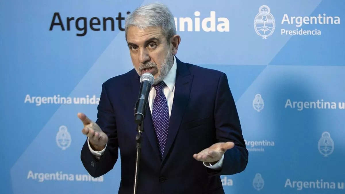 anibal-fernandez-avion-venezuela-irani-1368208jpg