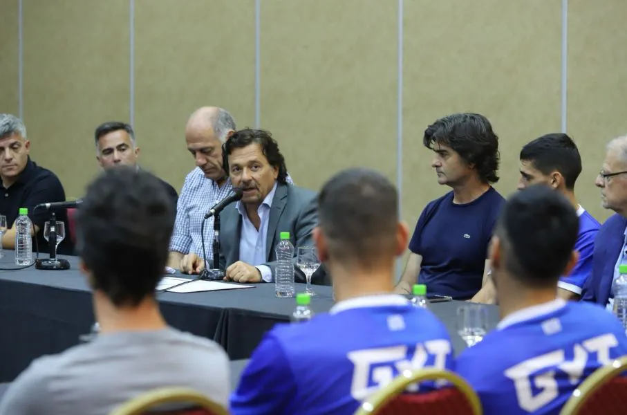 5477-anuncio-de-saenz-gimnasia-y-tiro-y-river-jugaran-en-salta-el-primer-amistoso-del-anio