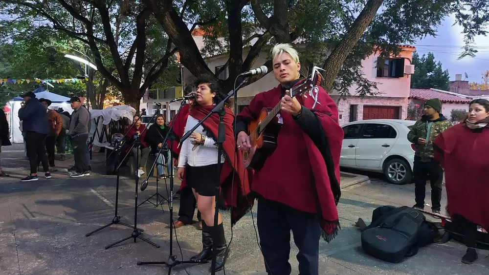 guitarreada-paseo-los-poetas-5-1536x865