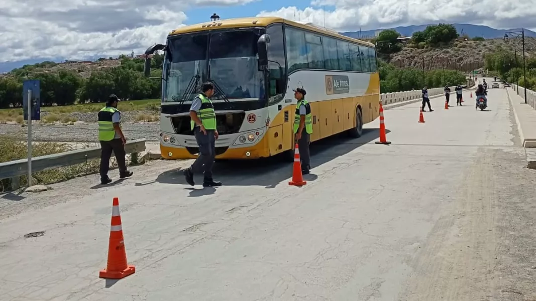 15623-contra-el-transporte-ilegal-la-amt-intensifica-los-controles-por-un-verano-seguro