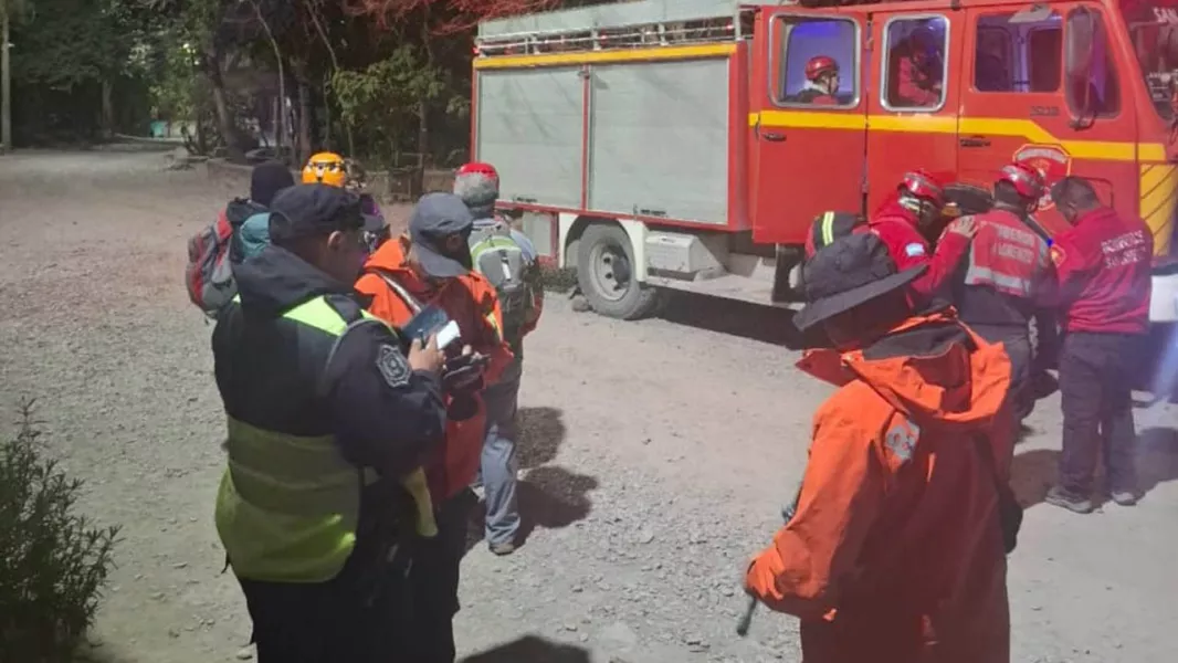103660-cuatro-personas-fueron-rescatadas-en-un-cerro-de-san-lorenzo