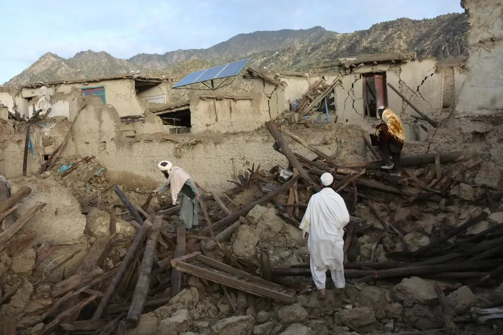 europapress-4661670-danos-materiales-causa-terremoto-provincia-paktika-afganistan