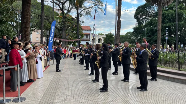 4horizontal-carrusel-bandas-1-768x432