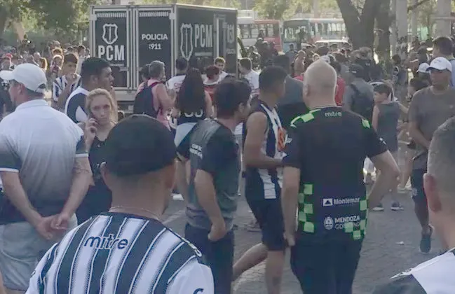hinchas-e-gimnasia