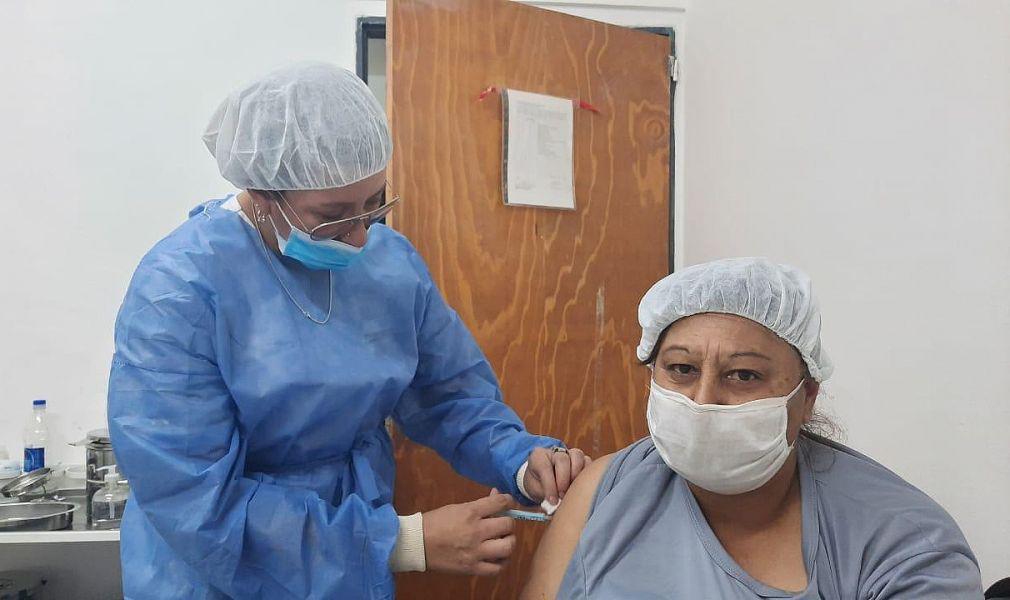 209-inicio-la-vacunacion-contra-covid-19-a-mayores-de-60-anios-en-salta
