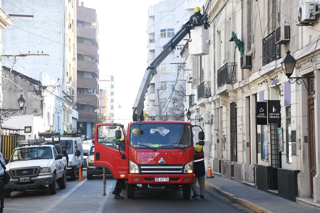 retiro-de-cables-en-calle-20-de-febrero-7-1024x683