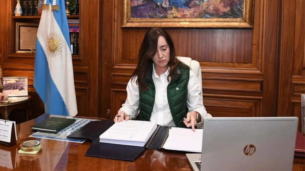 1010x567_victoria-villarruel-543974-102818