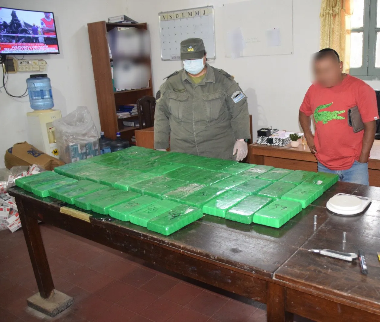 Incautaron 51 kilos de cocaína ocultos en los bultos de contrabando que desencadenaron los incidentes en Orán (1)