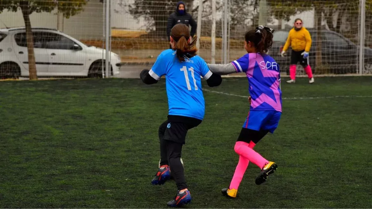 impulsan-el-futbol-femenino-las-escuelasjpg