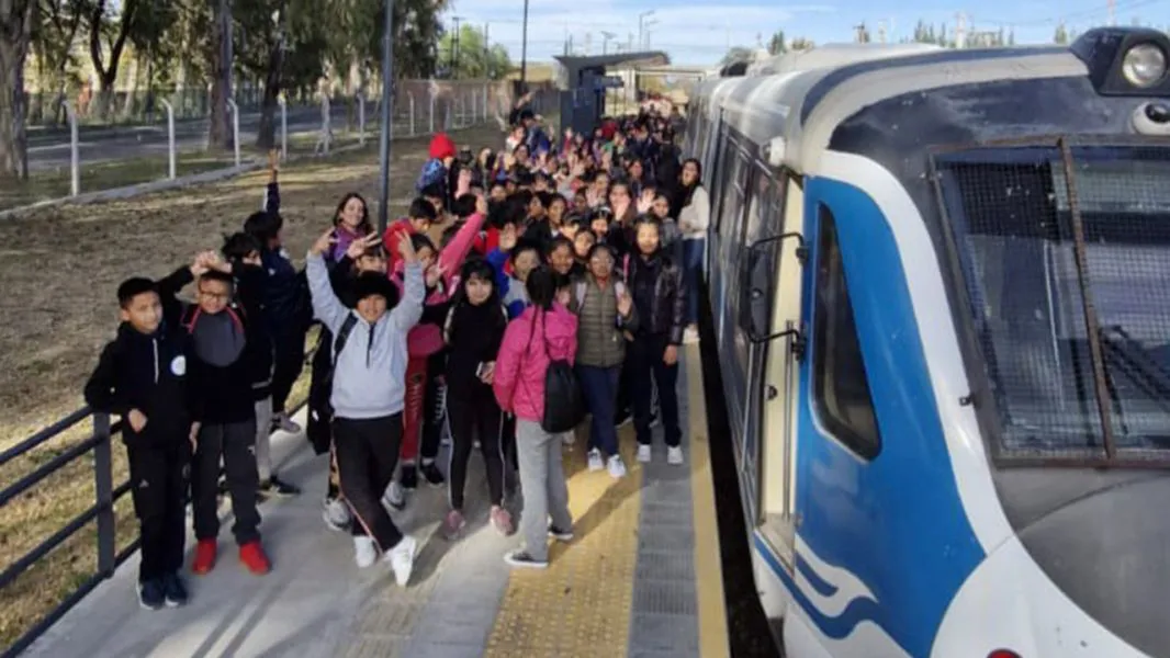 12721-la-campania-que-revaloriza-el-tren-urbano-se-extendera-hasta-fin-de-anio-en-escuelas-publicas