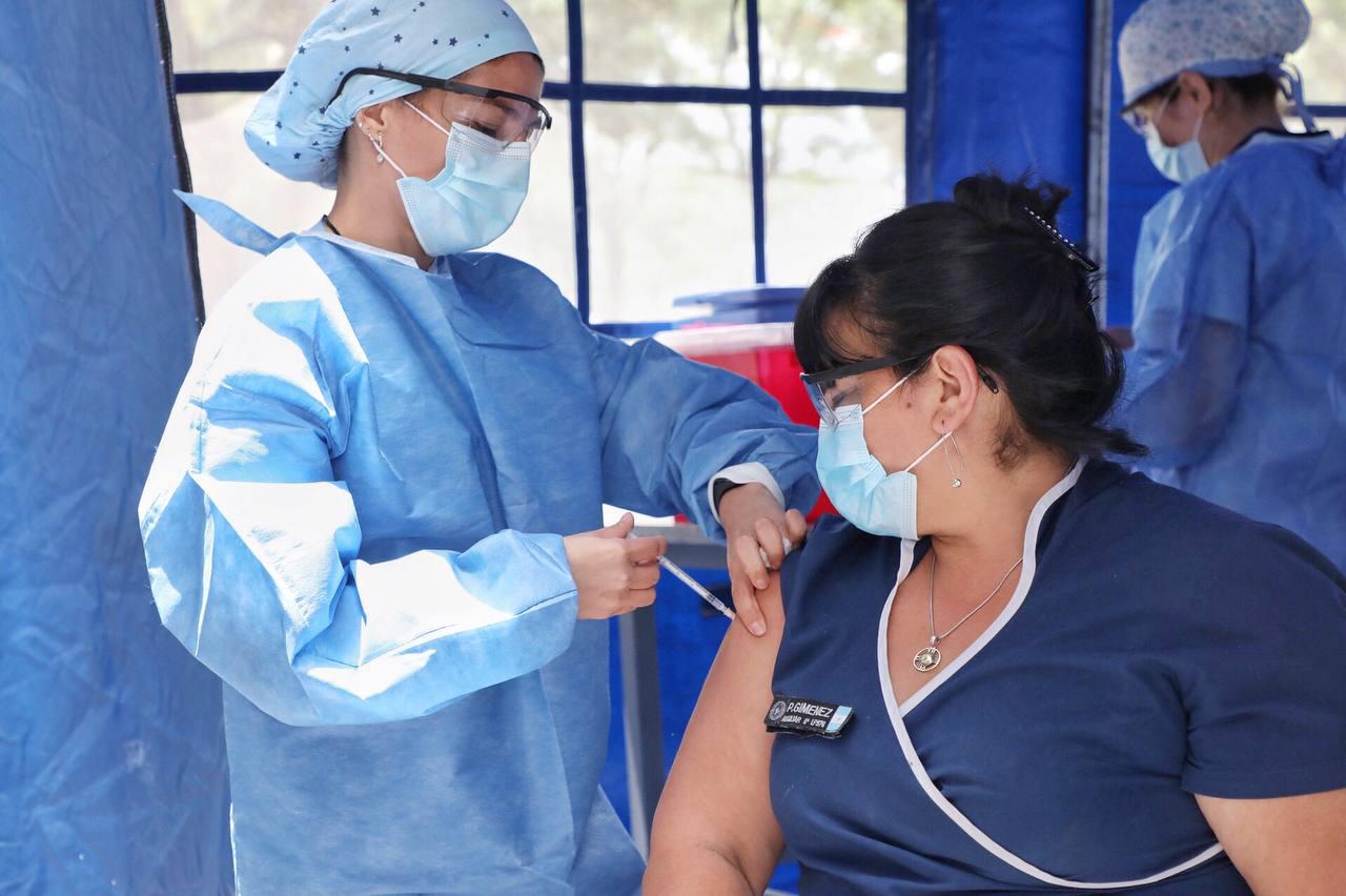 sputnik_v_se_inicia_la_vacunacion_al_personal_de_salud_del_hospital_churruca-visca