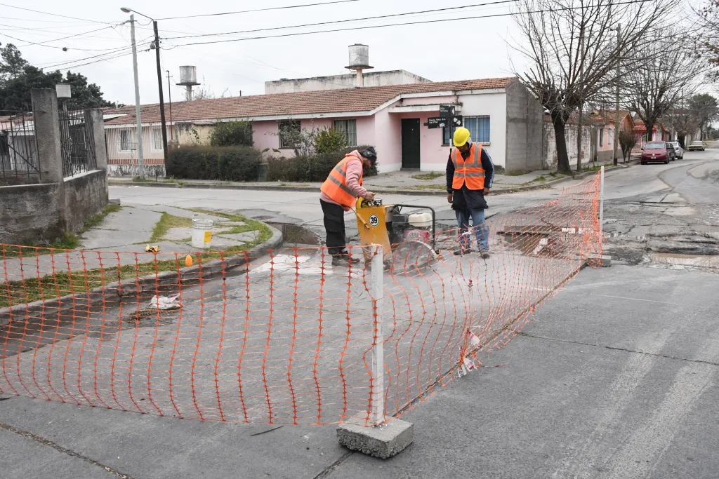 bacheo-de-hormigon-en-barrio-santa-ana-ii-2-1024x683