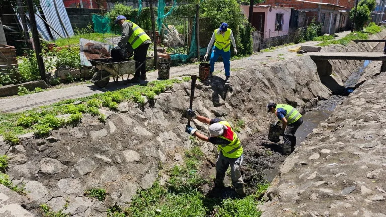 limpieza-canal-tineo-6-768x432