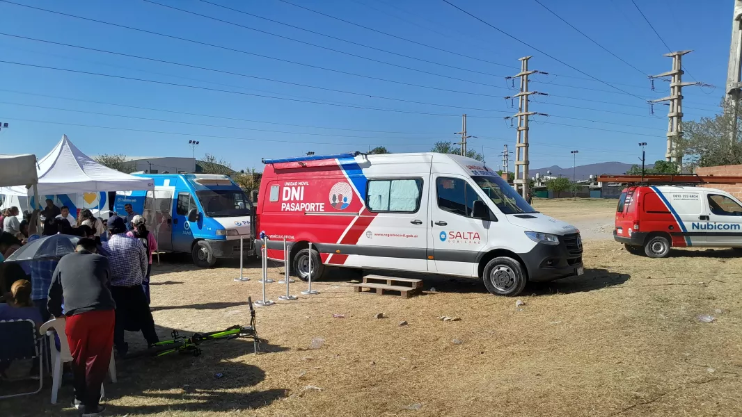 25091-hasta-el-viernes-se-realizaran-operativos-de-identificacion-en-aguas-blancas-y-barrios-de-la-capital