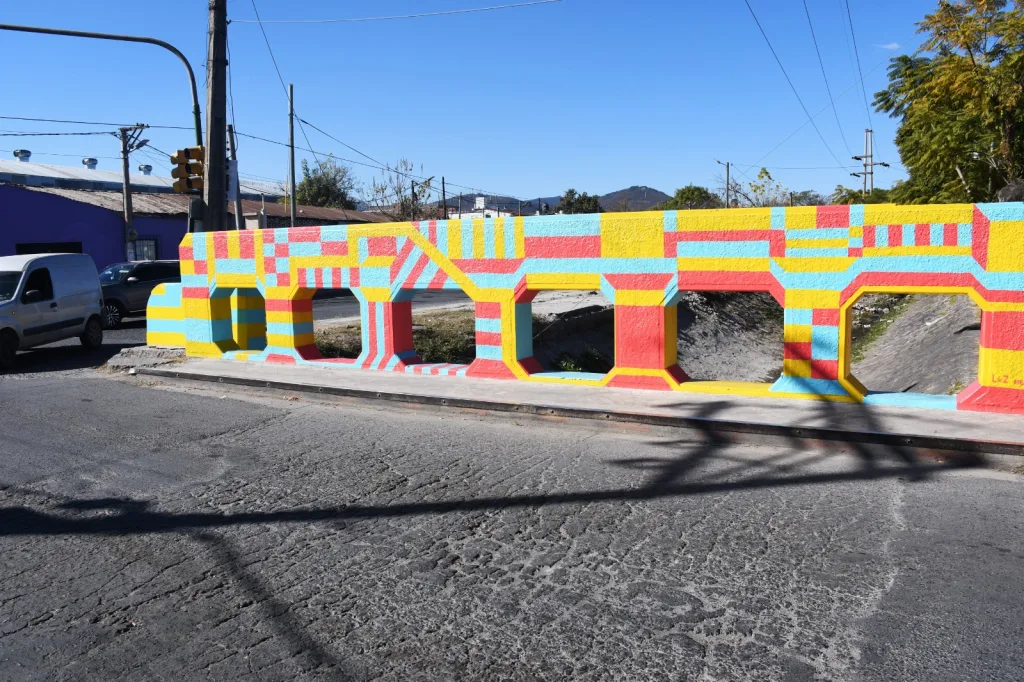5nuevo-mural-sobre-avda-coronel-vidt-1024x682